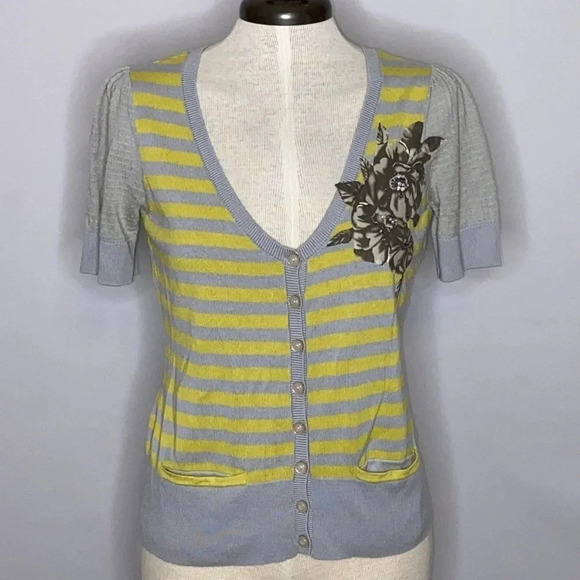 Moth from Anthropologie Cattleya Applique & Beaded Short Sleeve Cardigan -Small - Picture 2 of 7